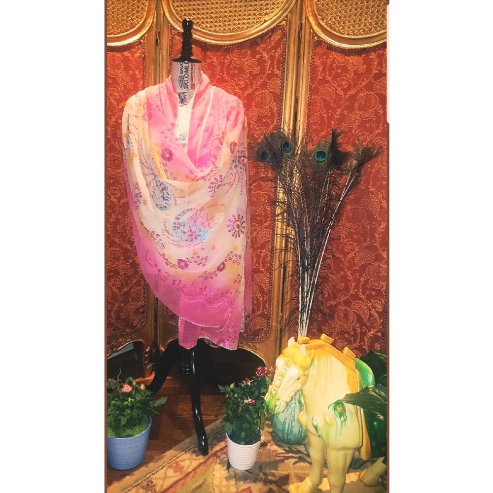Vintage pink & white dupatta 💕